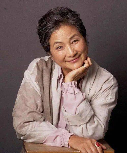 佩佩女侠一路走好，她是“华夫人”，她是“碧眼狐狸”！_香港_电影节_武侠