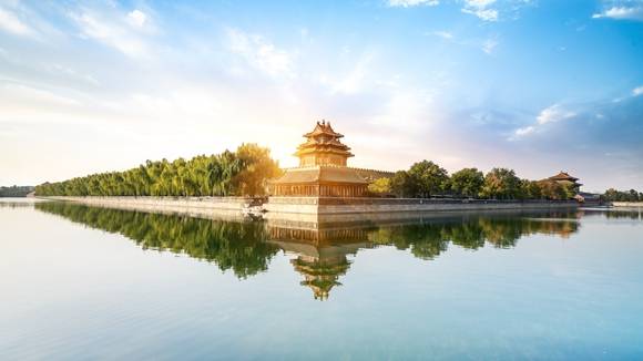 政经谭 | 中共中央：构建房地产发展新模式 改革房地产开发融资方式和商品房预售制度