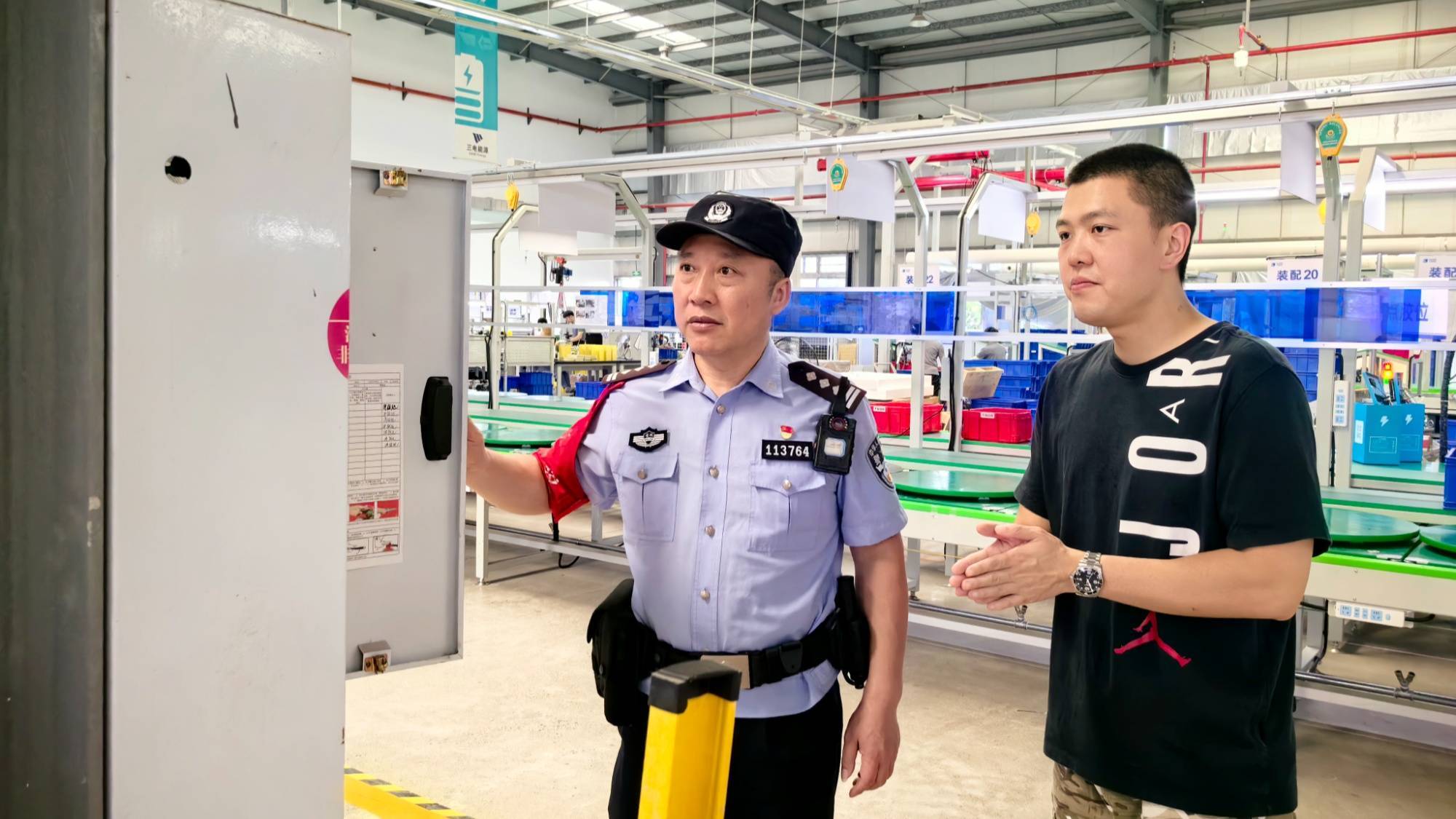退休老民警从"新"出发 续写警民情深