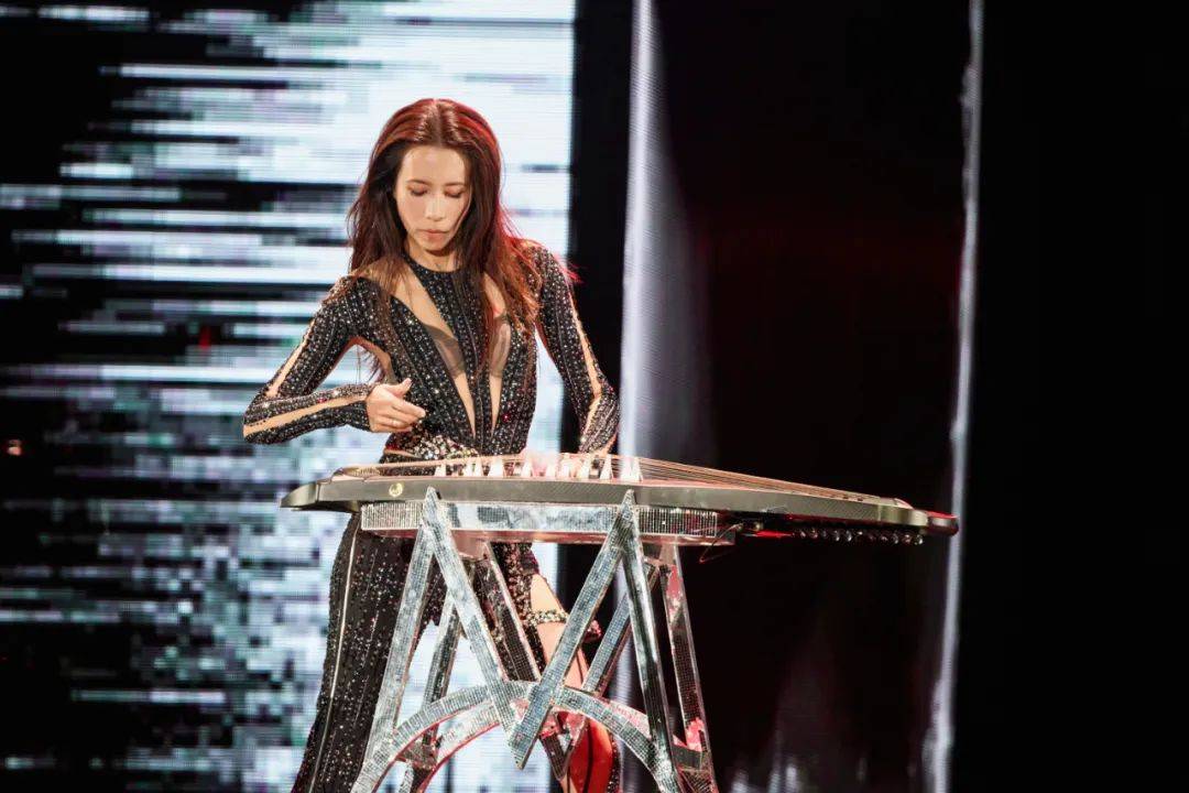 莫文蔚「大秀一场」2024演唱会成都站 7/29 14:00 全面预售!