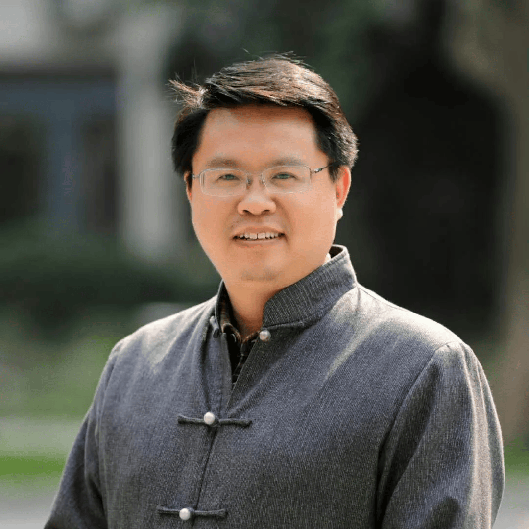 张小兵南京市宁海中学校长,江苏省语文特级教师,正高级教师.