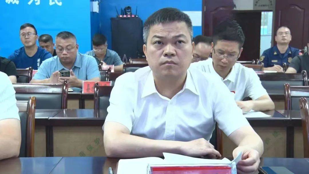 县委书记巫初华,县委副