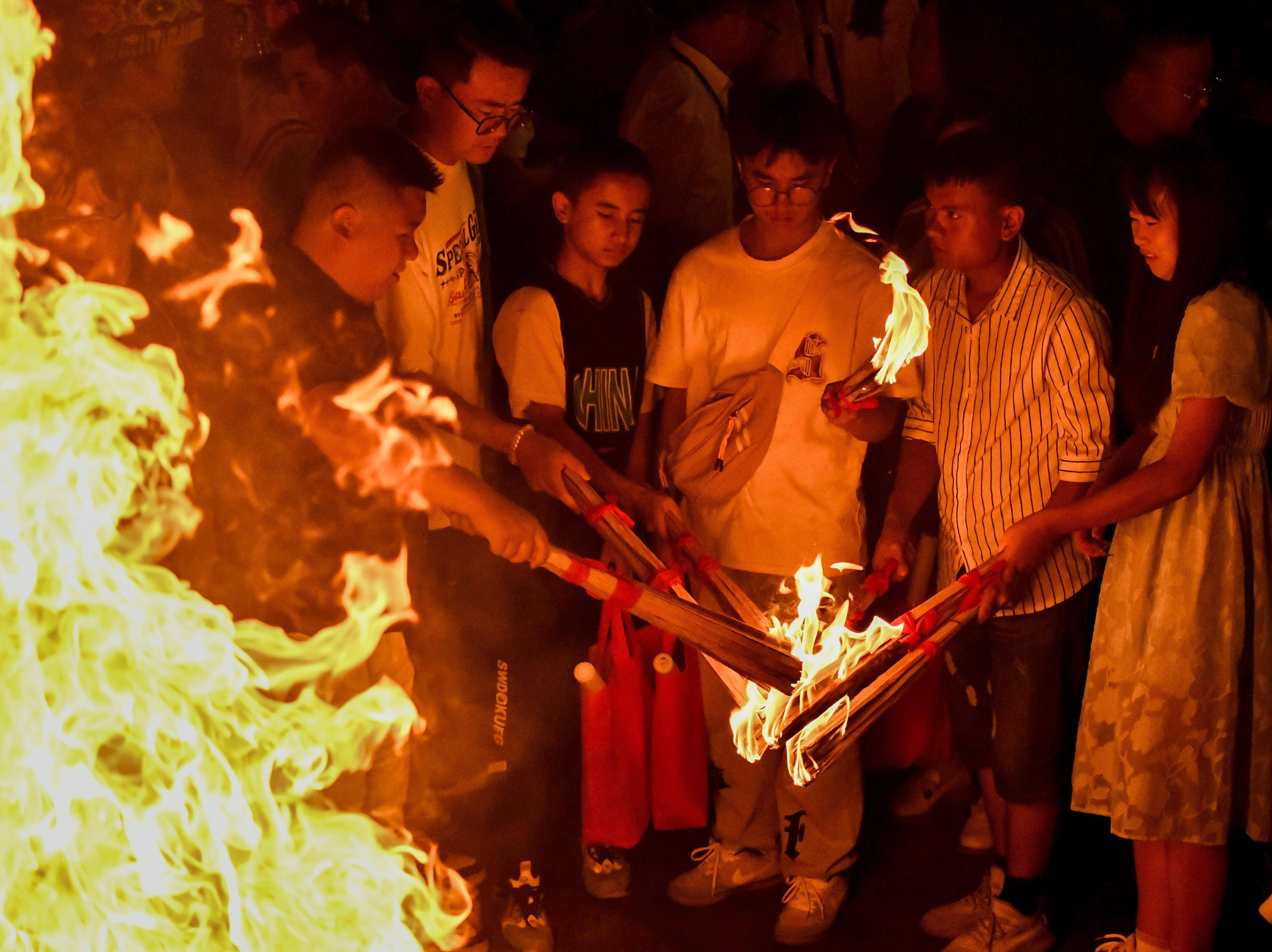 新华全媒 丨云南楚雄:欢庆彝族火把节