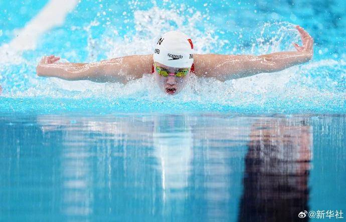 中国队获巴黎奥运会女子4×100米自由泳接力铜牌,张雨霏:场馆不适合