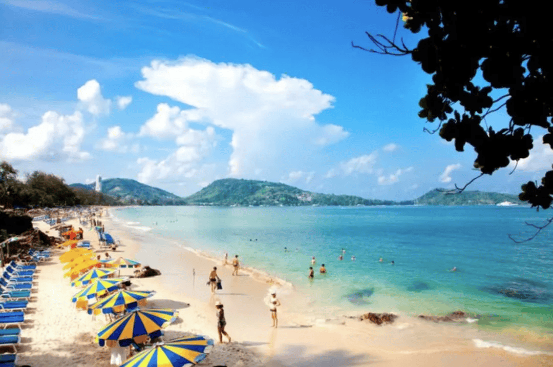 挑选一间喜欢的酒店开始阳光沙滩或者温泉泳池任你选择酒店推荐目录沙