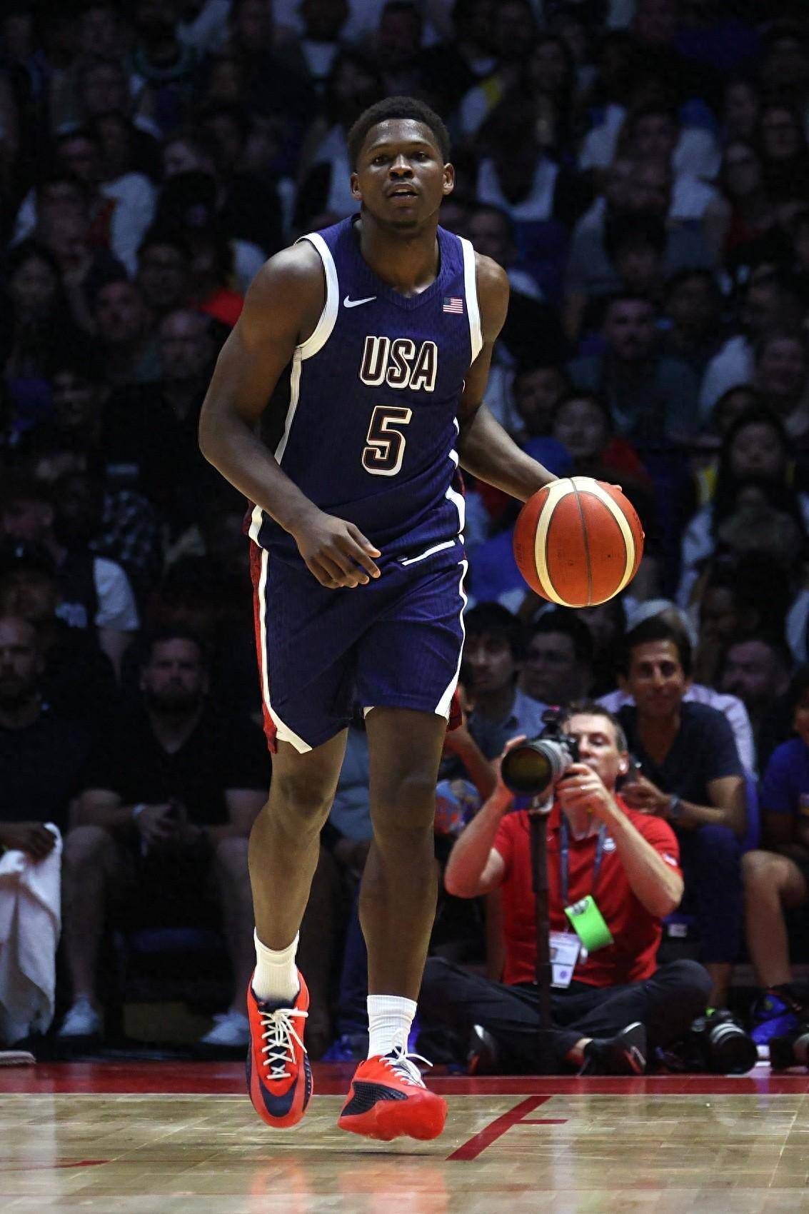 干脆利落!爱德华兹半场4中3得9分1板1盖帽 正负值为 11