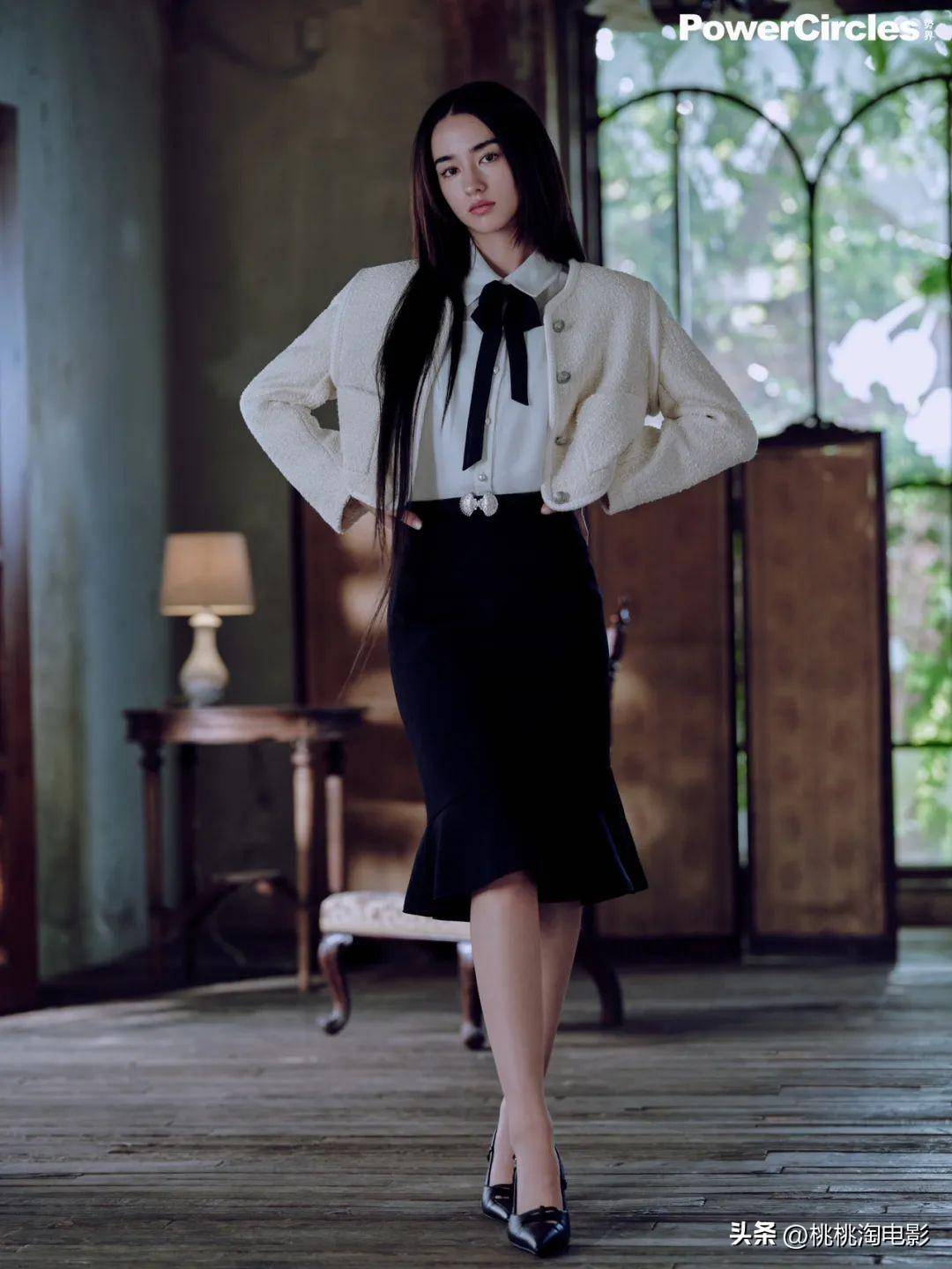 "宝儿姐"李宛妲全新杂志大片,古宅深处精灵少女眉目