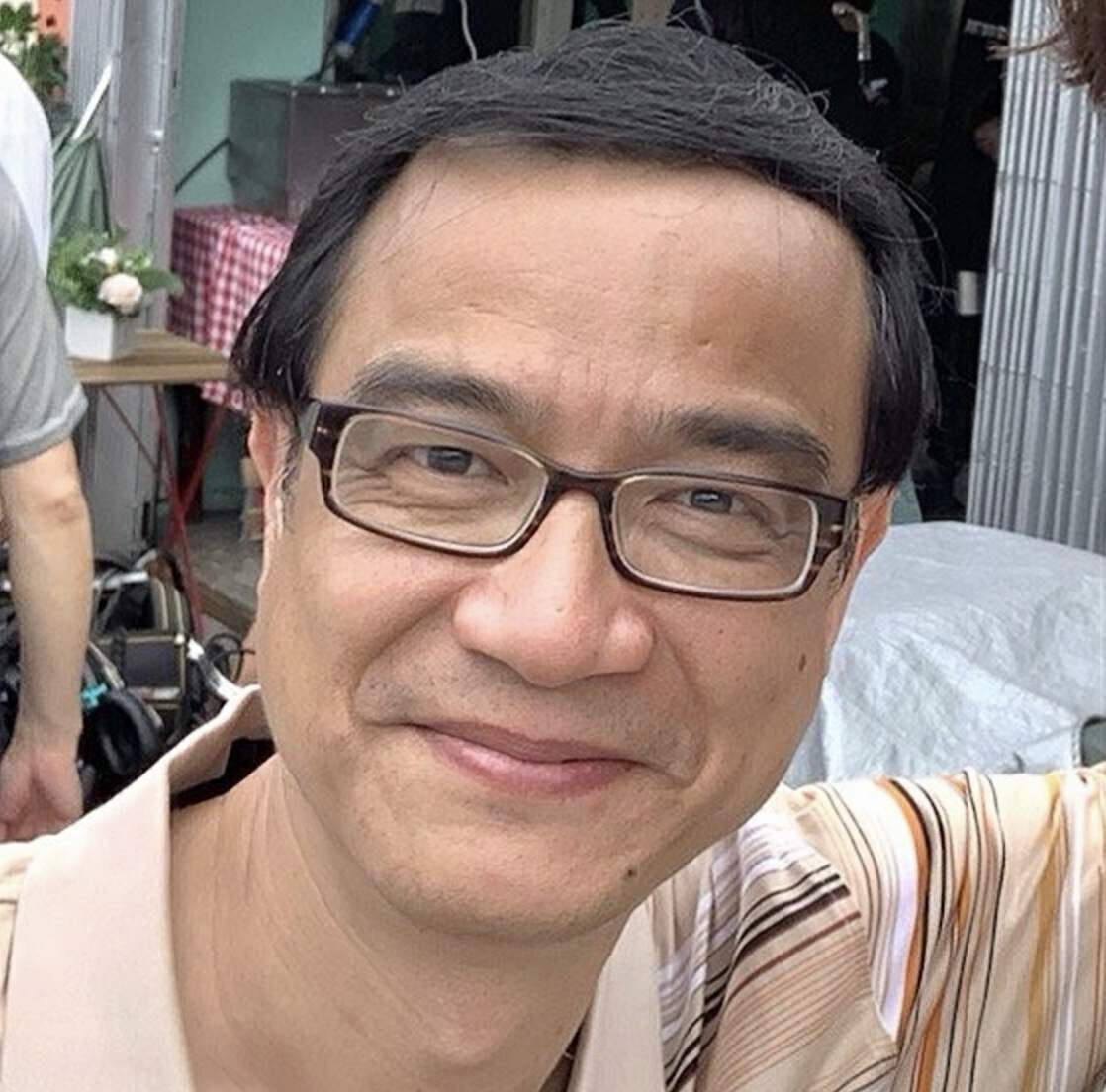连续工作20小时,只睡觉两小时_钟志光_进行_评述