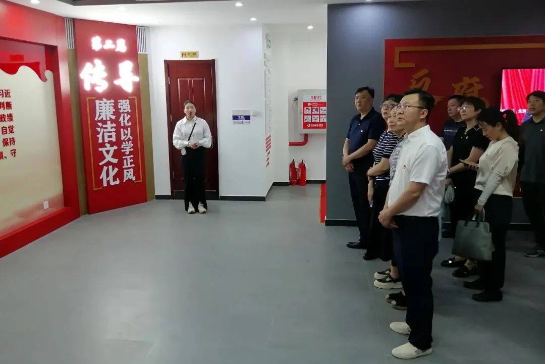 丨区直机关党组织开展形式多样的主题党日活动麻将胡了试玩学党纪、知敬畏、强党性、做先锋(图4)