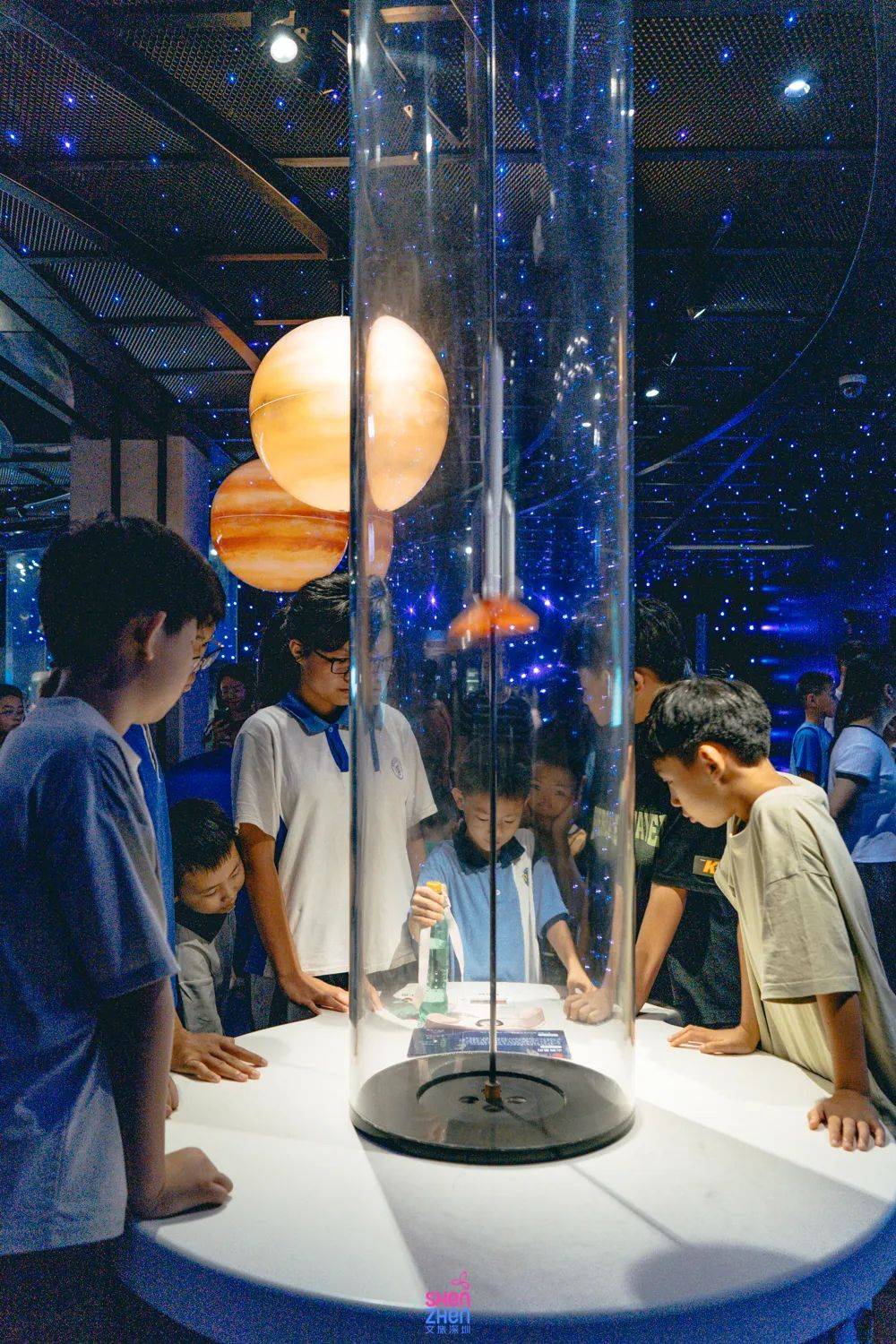 科技馆的人气打卡区非b1层「寰宇之梦」展区莫属了!