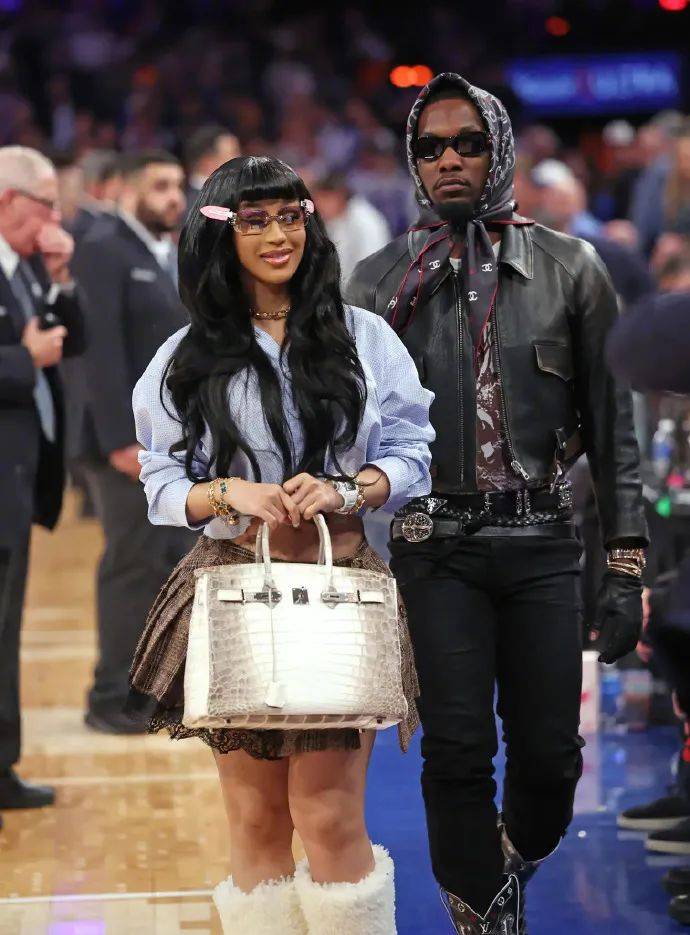 网友:又出轨了!_offset_cardi_孩子