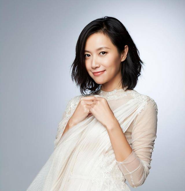 "风流"女王徐静蕾:养王朔,与成龙拥吻,如今只谈恋爱不结婚