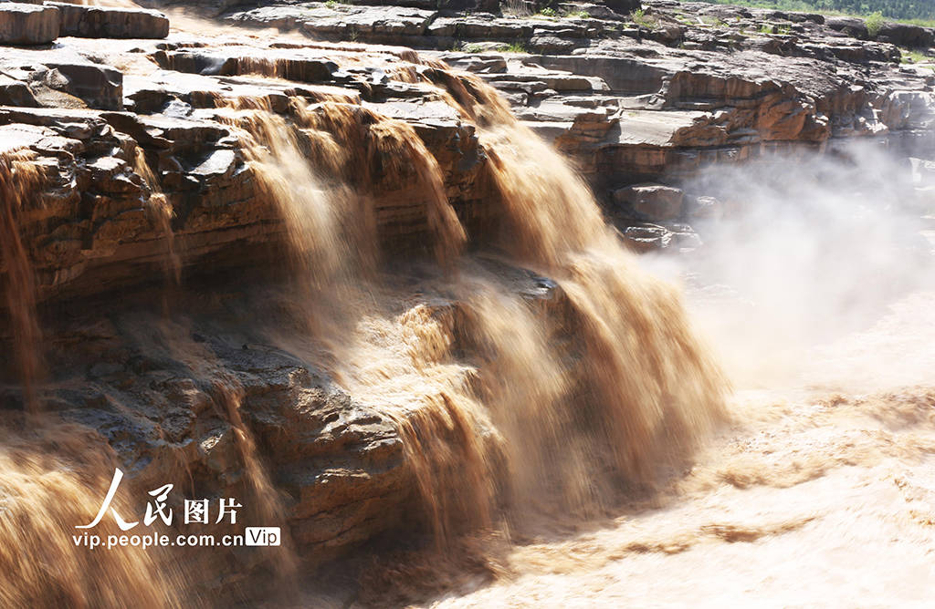 陕西宜川:壮美黄河壶口瀑布引游人_宜川县_延安_王克