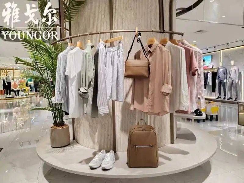 广百百货天河中怡店雅戈尔全新形象升级!