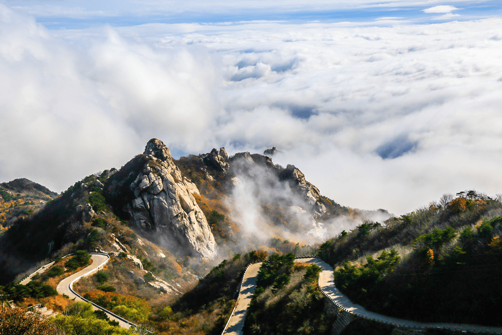 青岛的崂山可不仅仅是海上第一名山,站在山海之间,看旭日从水天一色