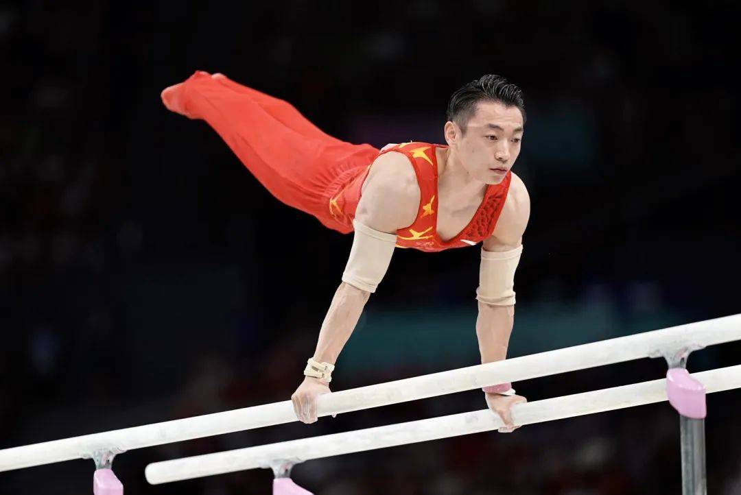 邹敬园夺第21金,中国双杠就是这么强!