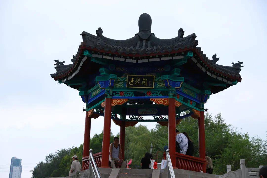 看"峰"景,亭台楼阁知多少?