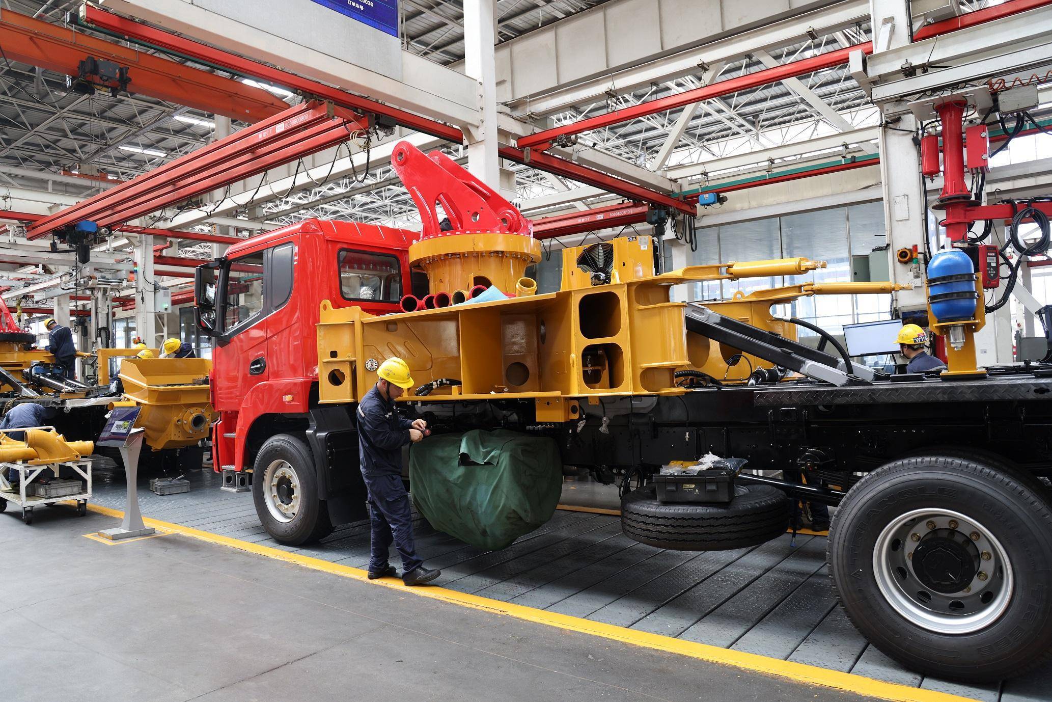 三一重工这个灯塔工厂盛产"巨无霸"|长沙新质观①