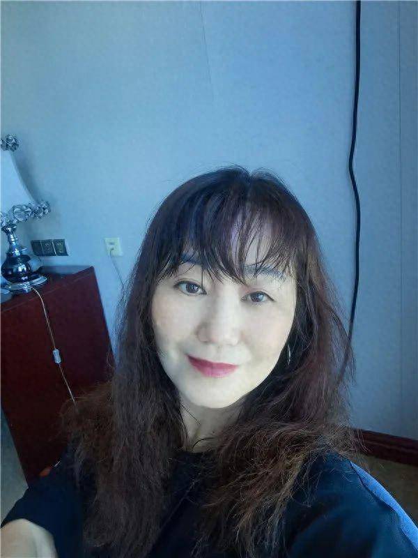 本周之星 | 黎落:幻觉般的飘落_生活_玻璃窗_诗意