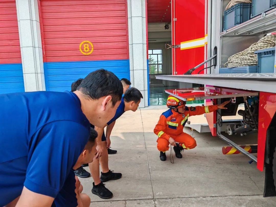 安全驾驶常抓不懈——齐齐哈尔市消防救援支队特勤大队一站组织开展