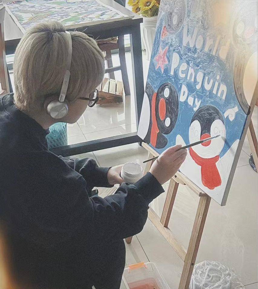 泳决赛中,以46秒40打破世界纪录夺冠,为中国游泳队赢得本届奥运会首金