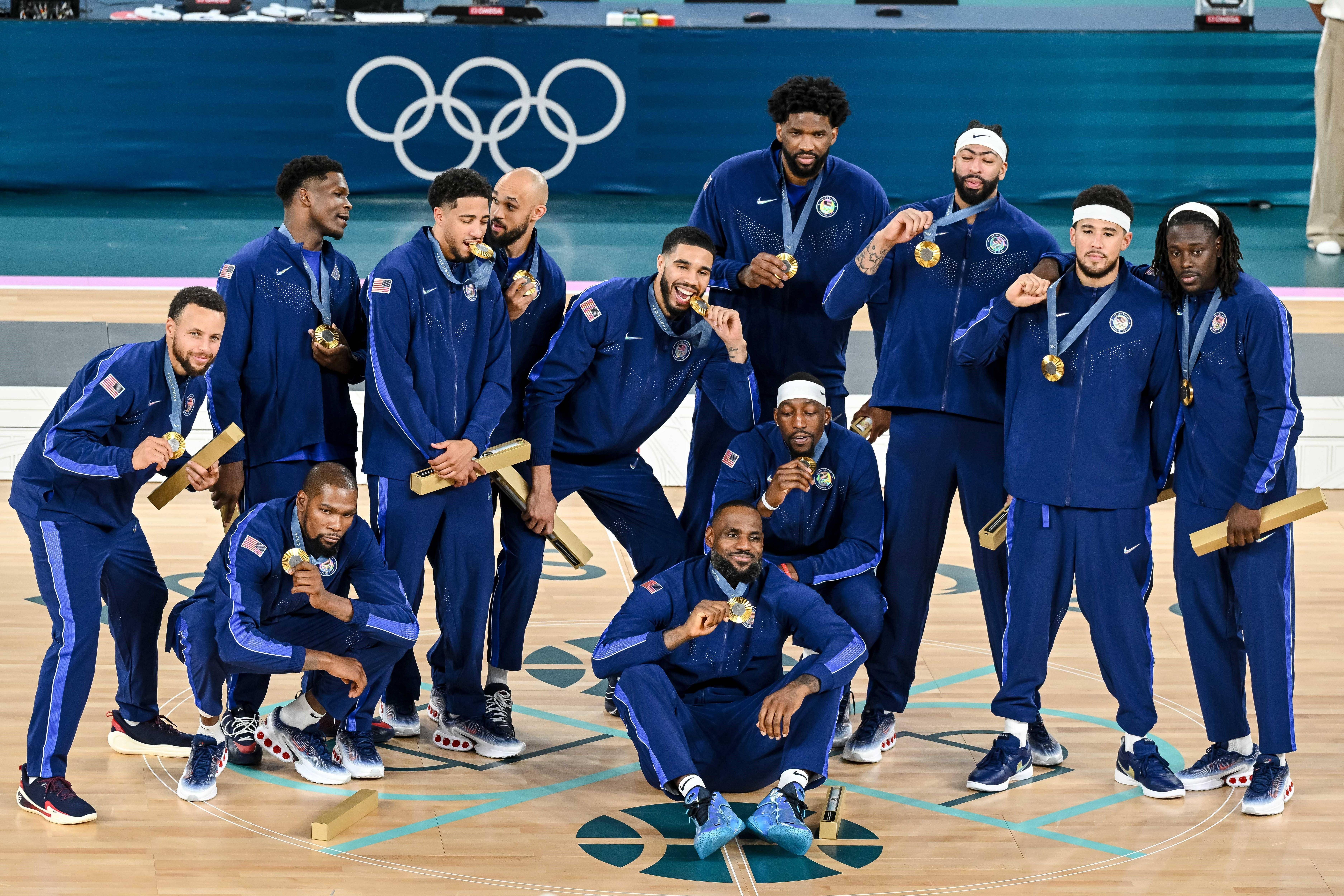 3金1银1铜!美国三大球本届成绩:男女篮 女足金牌,仅男足无奖牌