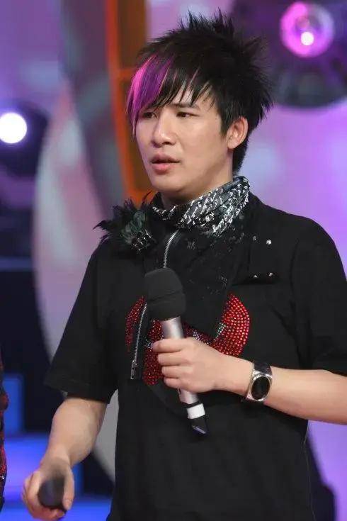 大张伟:出道23年零绯闻,拒黄小蕾求爱,转身牵手刘迎隐婚5年