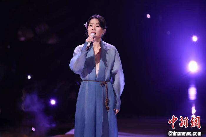 《乐在其中》,缘何让歌手乐在其中?_龚琳娜_民歌_音乐