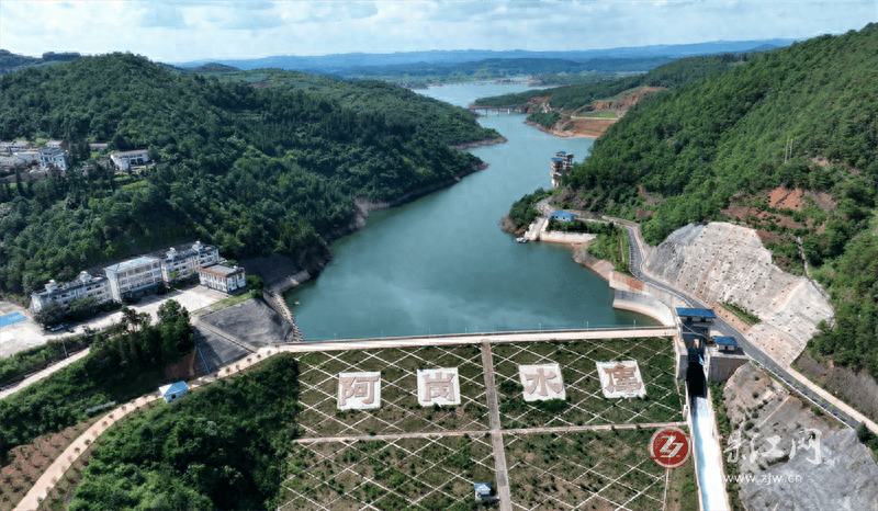 罗平:水库移民"移"出幸福新生活_群众_阿岗镇_安置点