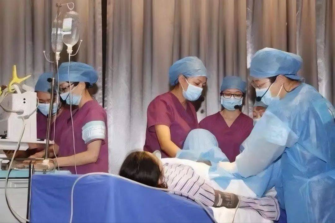 中国医师节,致敬最美中国医师_患者_赵钟鸣_医术