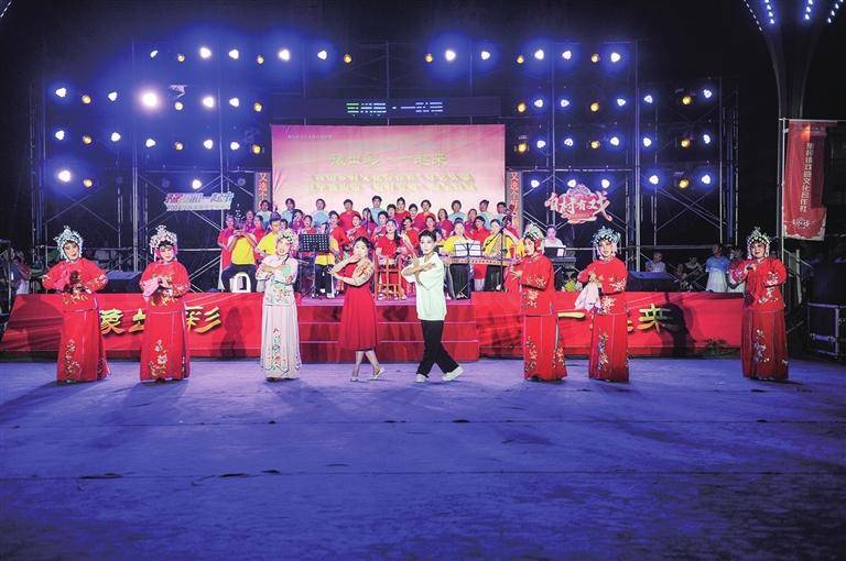 表演:汝州市民间文艺文化合作分社快板书《赞郏县》 表演:郏县