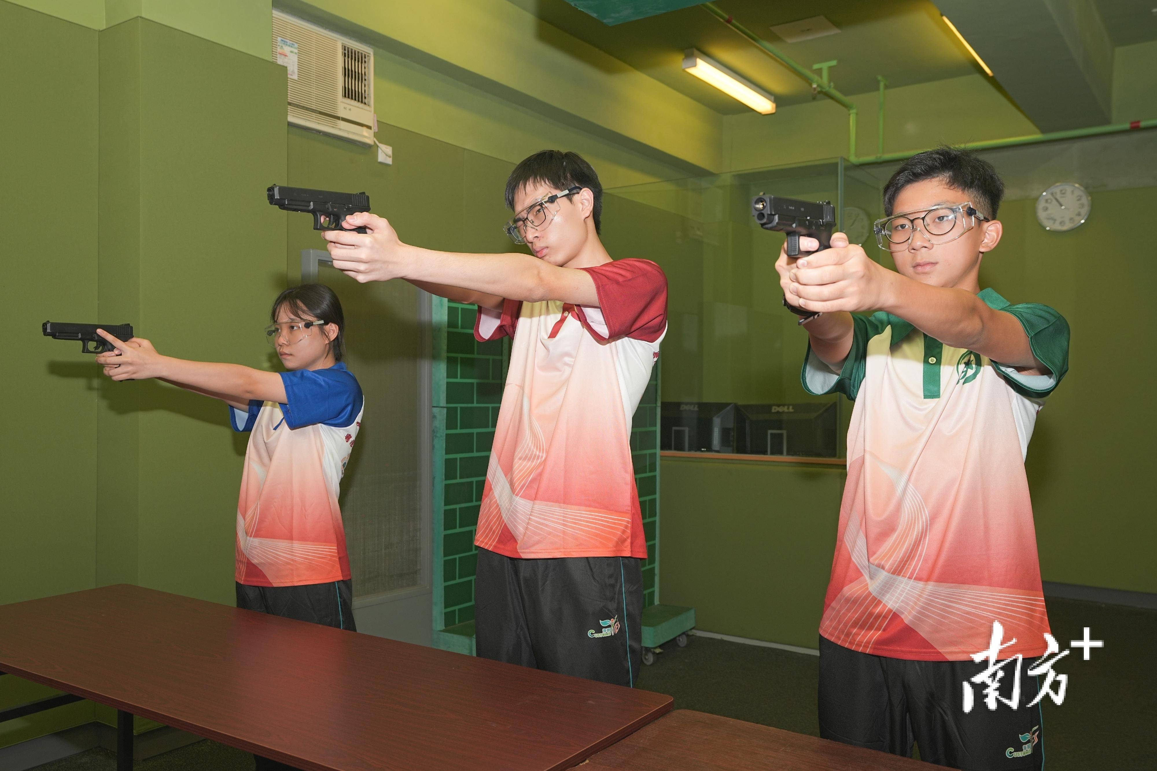 香港冲击海关的简单介绍 香港打击
海关的简单

先容
（香港海关侦破大案） 海关