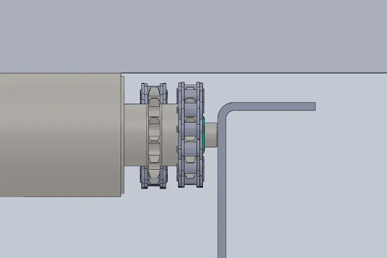 "链轮低于辊面",顾名思义就是要确保链轮辊筒盘上链条后,链条最大外径