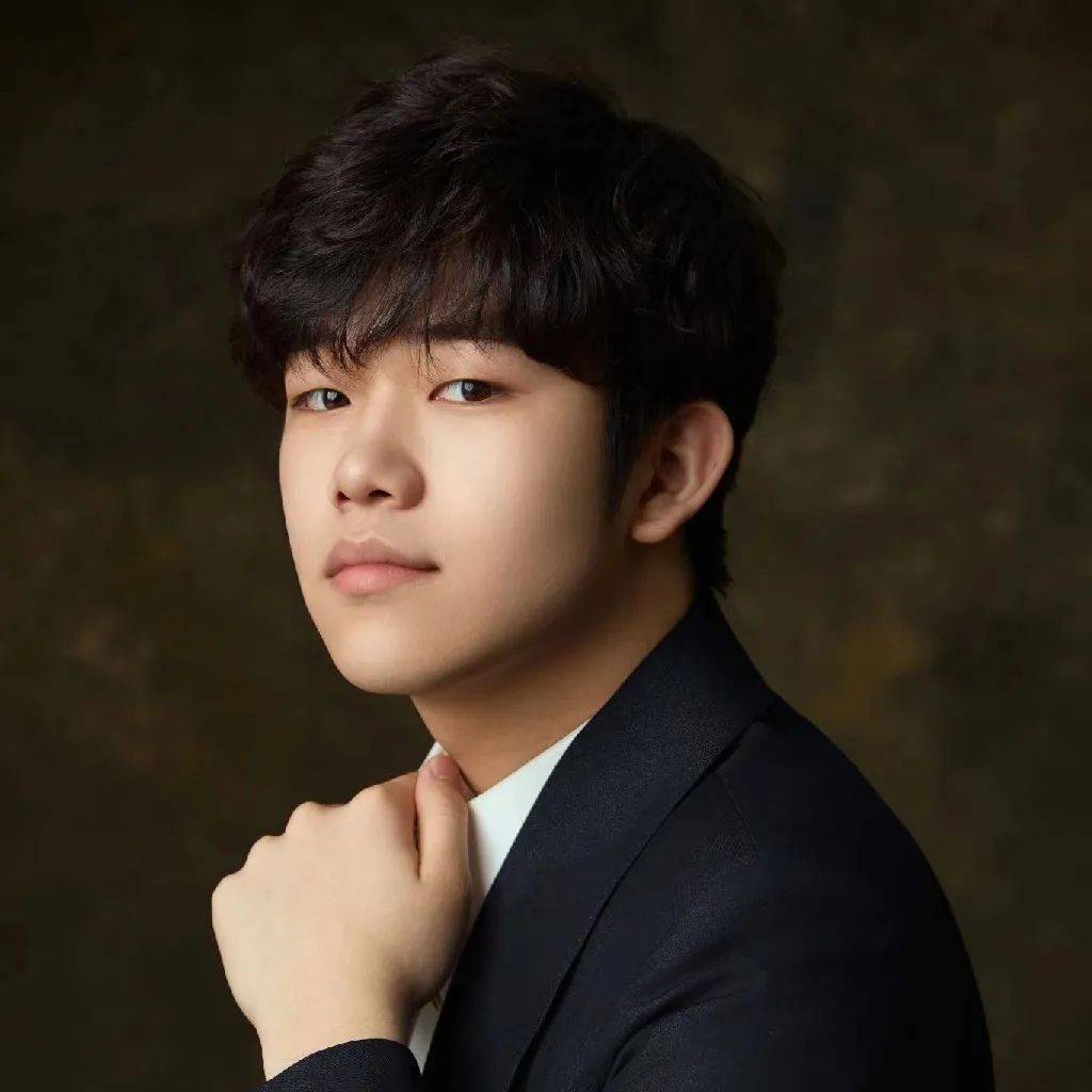 南一,石东可,李璐王子,徐乐鱼,李哲翔和李天佑从17位参赛者中脱颖而出