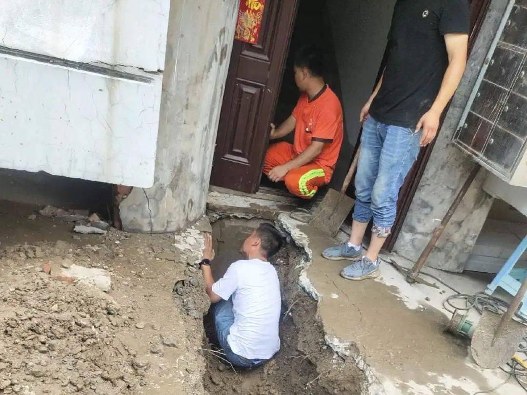 【为民办实事】东营房社区抢修管道保供水 及时解忧暖民心(图3)