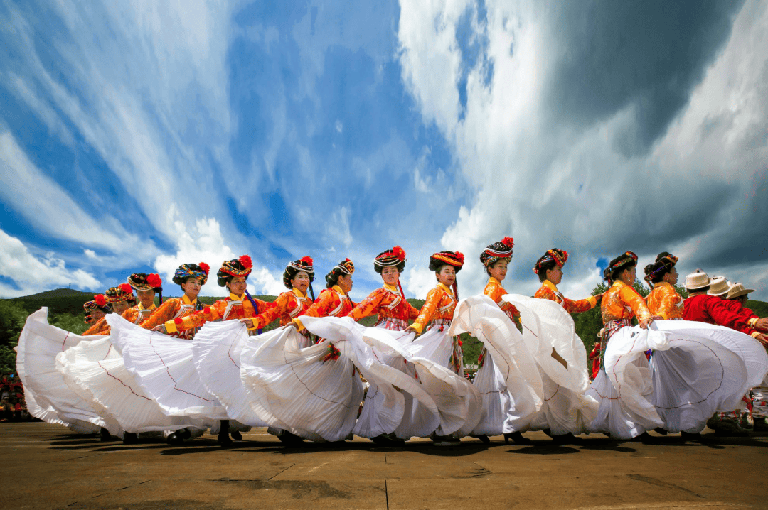 转山转湖转风情!2024年泸沽湖摩梭人转山节来啦