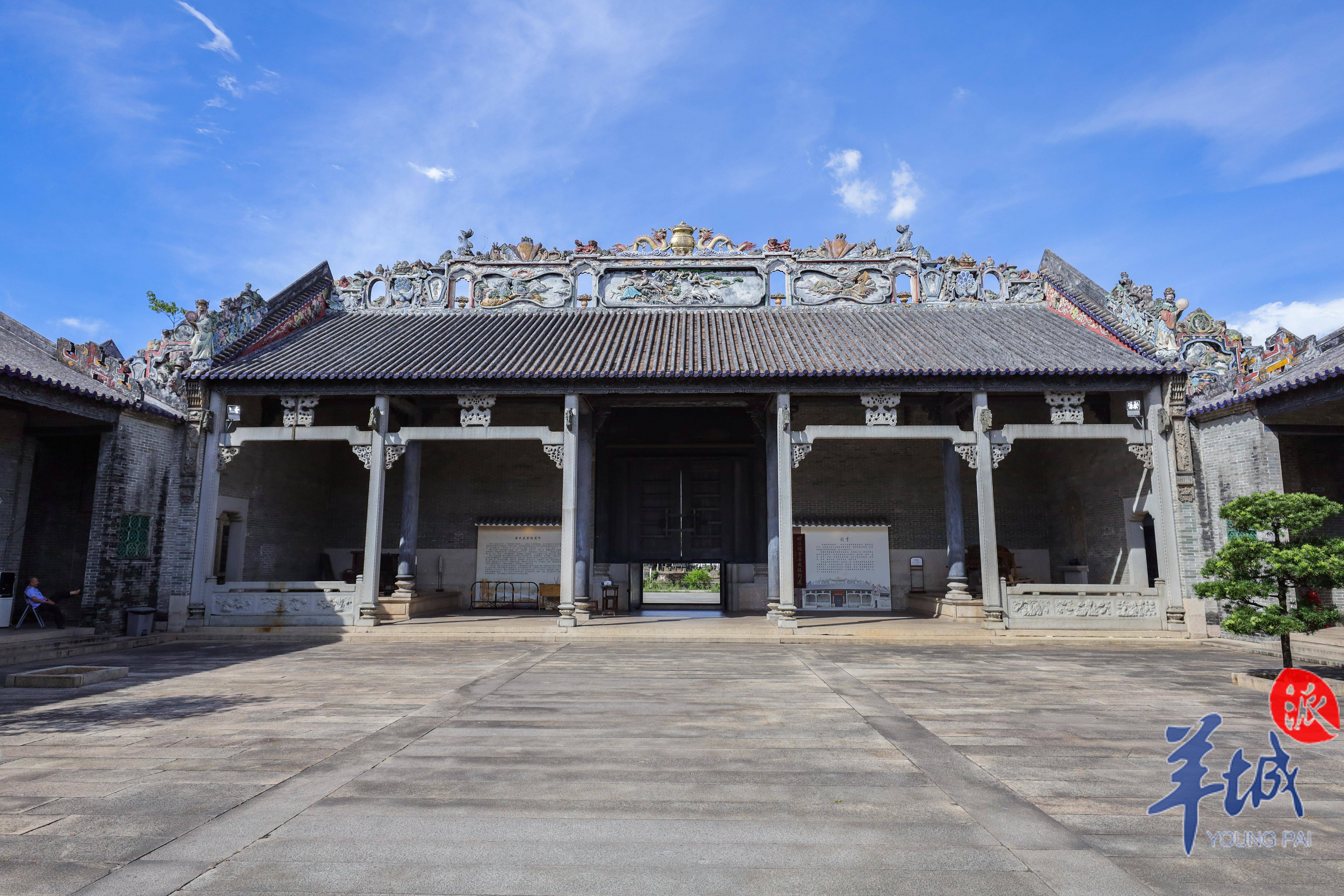 佛山顺德陈氏大宗祠:朱栏画栋 流光溢彩