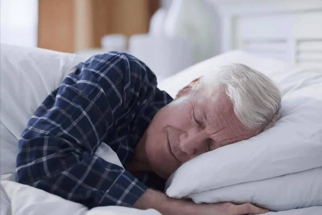 肺病患者注意:晚上睡觉前做好这3件事,呼吸顺畅,睡眠质量好!