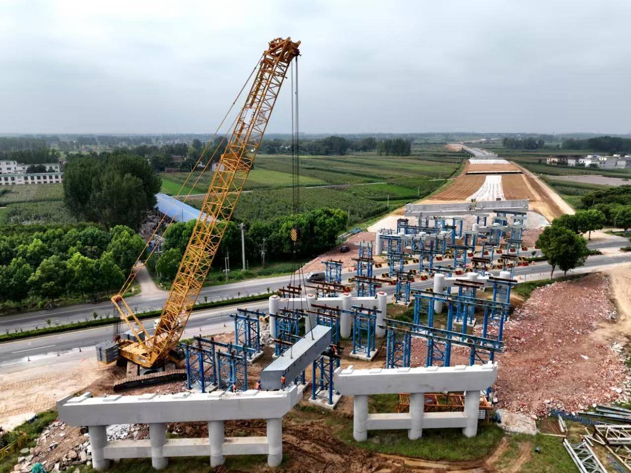南阳至邓州高速公路项目建设加快推进