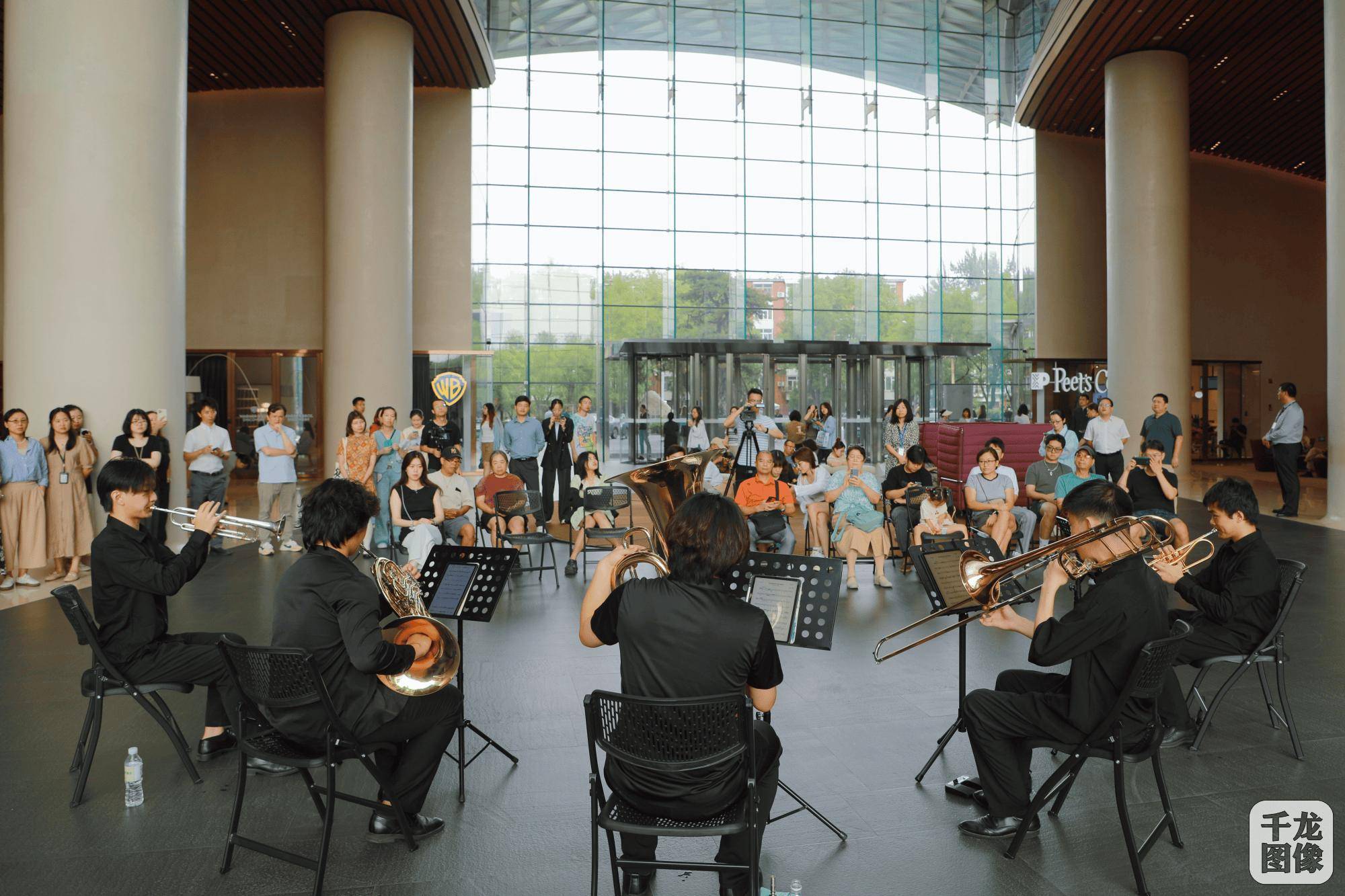 解锁启皓午间音乐厅，北京亮马河畔升起的铜管五重奏
