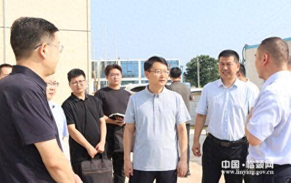 临颍县委书记李俊伟:推动重点项目早投产,早达效