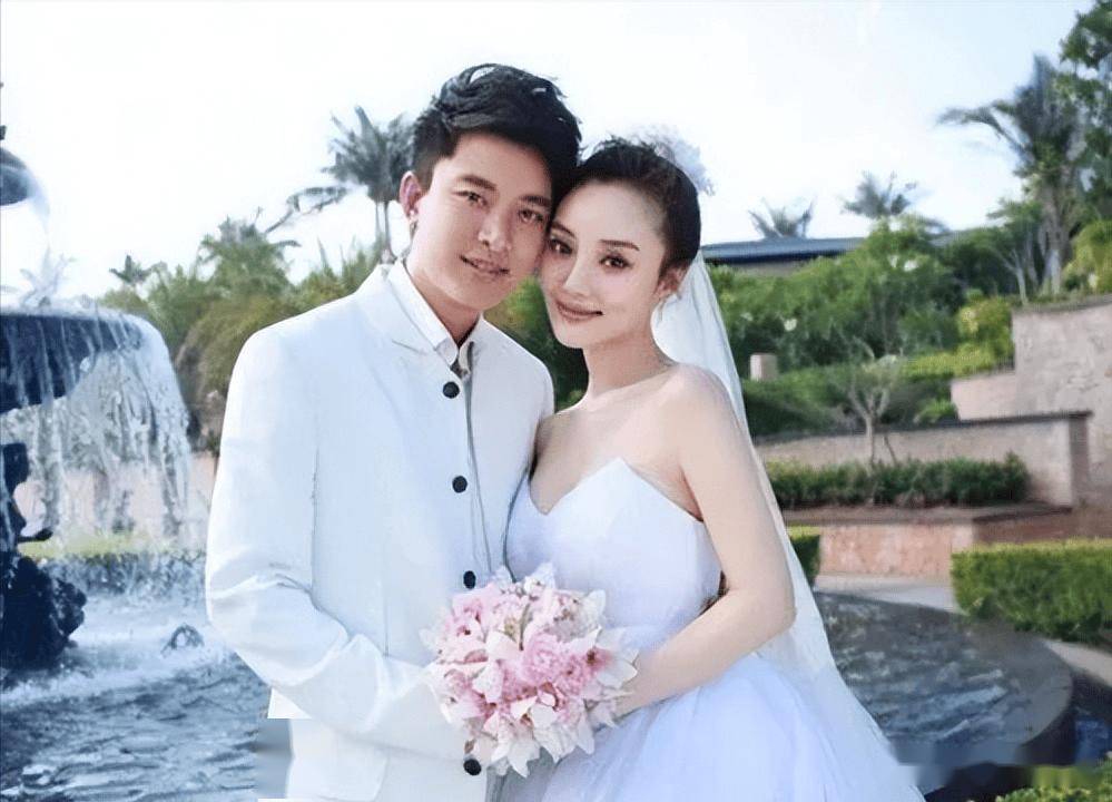 贾乃亮老婆现在是谁图片