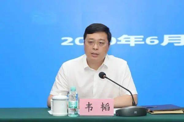 在浙江多个市县历练,跨省到广东汕尾任市委书记,之后跻身省委常委