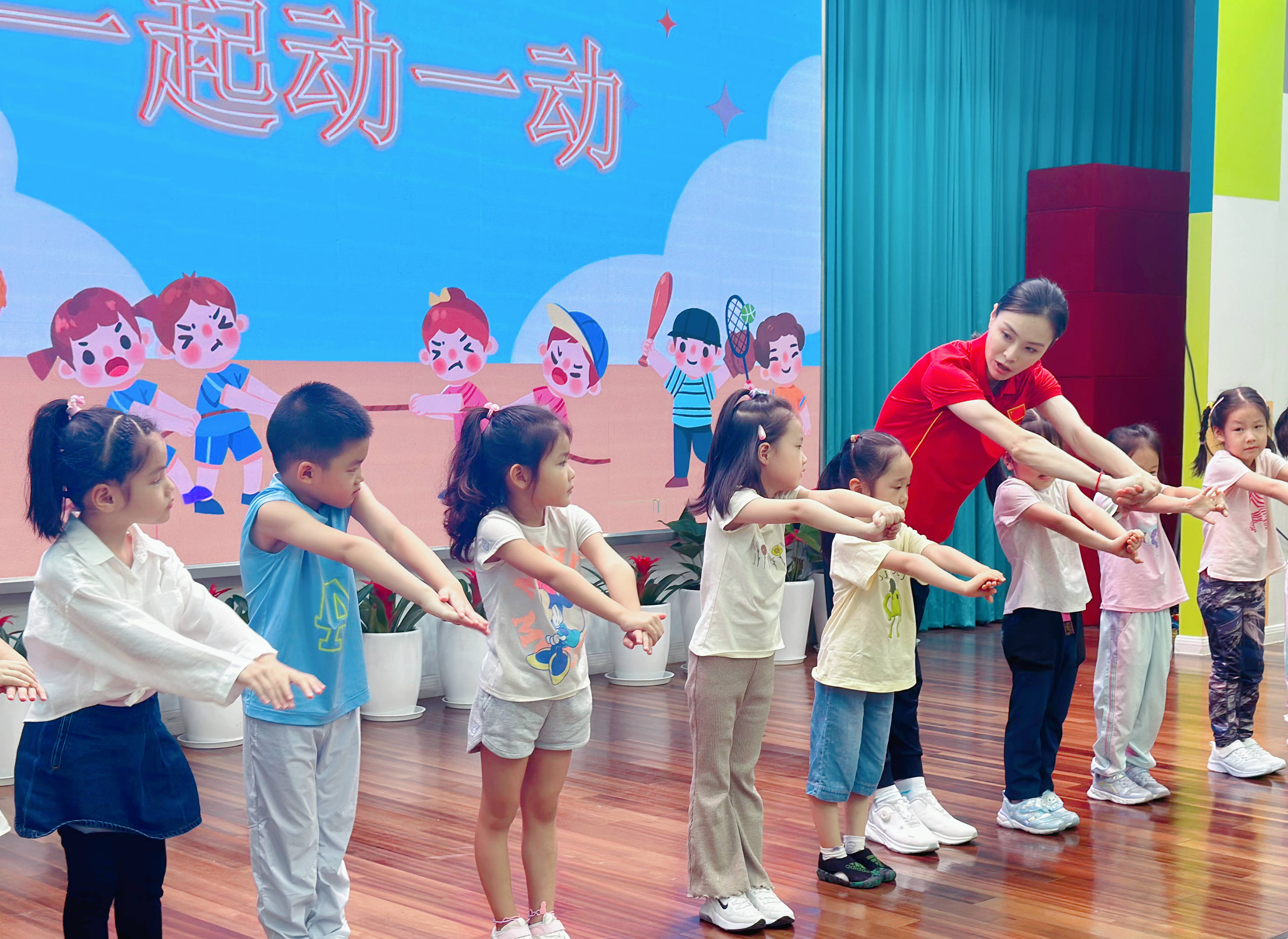 新学期,我们来了!上海225万名中小学生和幼儿迎来"开学日"