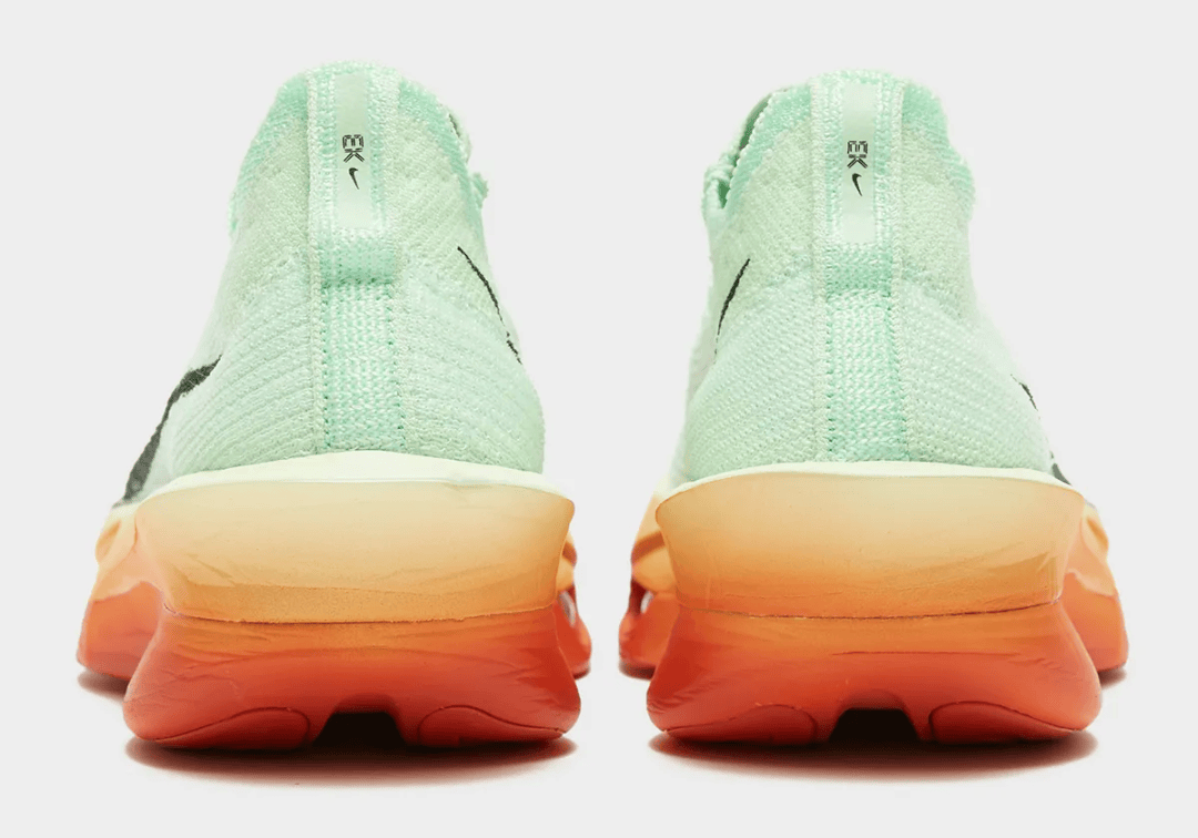 热点快报|除了新赛季新跑鞋,基普乔格也推出自己的配色跑鞋