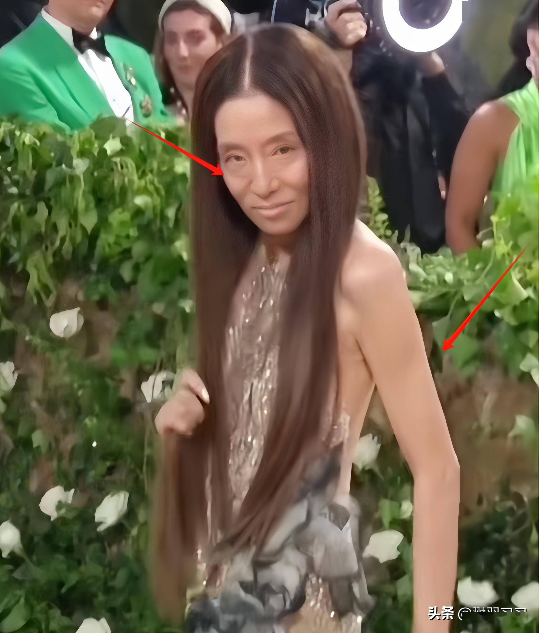 75岁王薇薇近照曝光:皮肤紧致似少女,没想到"骷髅"身材惹争议