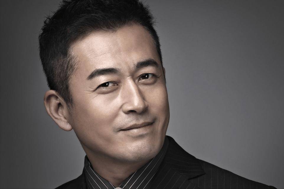 原来她就是王志飞的二婚妻子,被誉为古装女神,如今45岁仍似少女