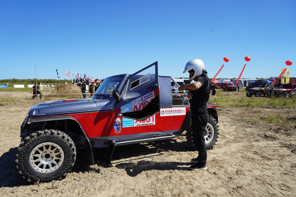 "逐梦深蓝"2024山东省汽车场地越野挑战赛在潍坊滨海开赛