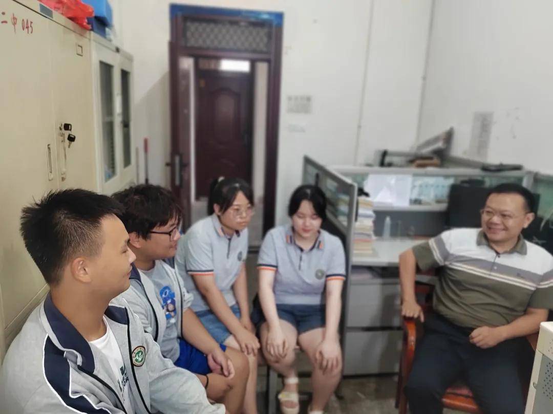 都昌二中:全国优秀教师段宝国,深耕教坛三十载 恪守初心育桃李