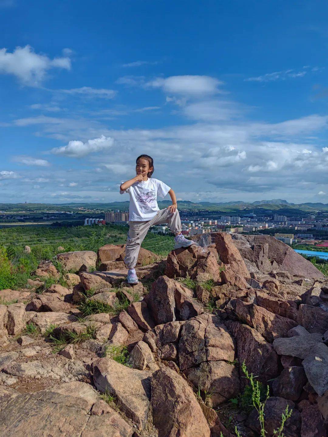 李沫《游查布嘎山》指导教师:刘颖超